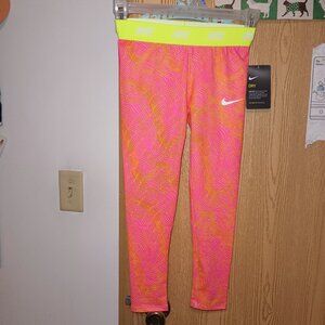 NEW Nike Little Girls Full Length Training Graphic Leggings (Hyper Pink) Size 6X